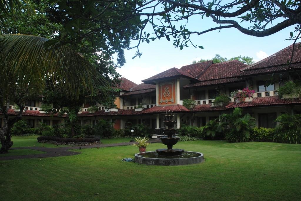 Dhyana Pura Beach 3*