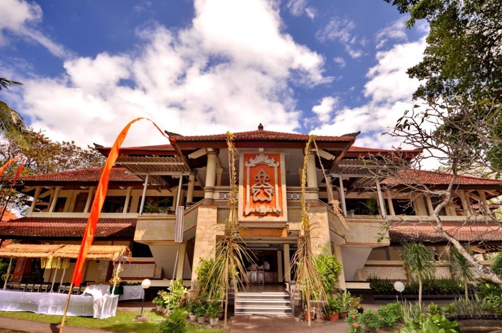 Hotel Dhyana Pura Beach 3*